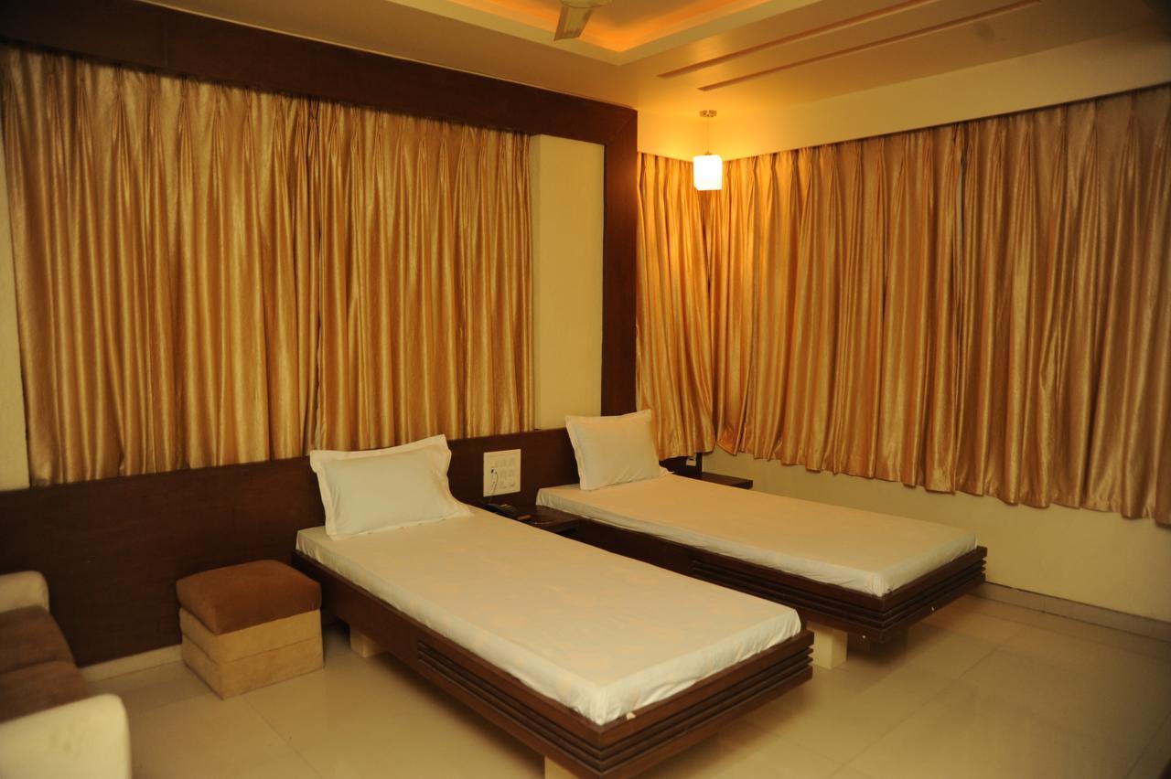 Tulsi Motel Nadiad Exterior photo