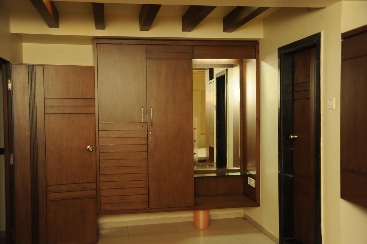 Tulsi Motel Nadiad Exterior photo