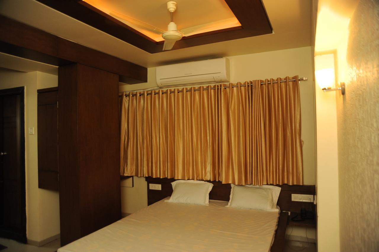 Tulsi Motel Nadiad Exterior photo