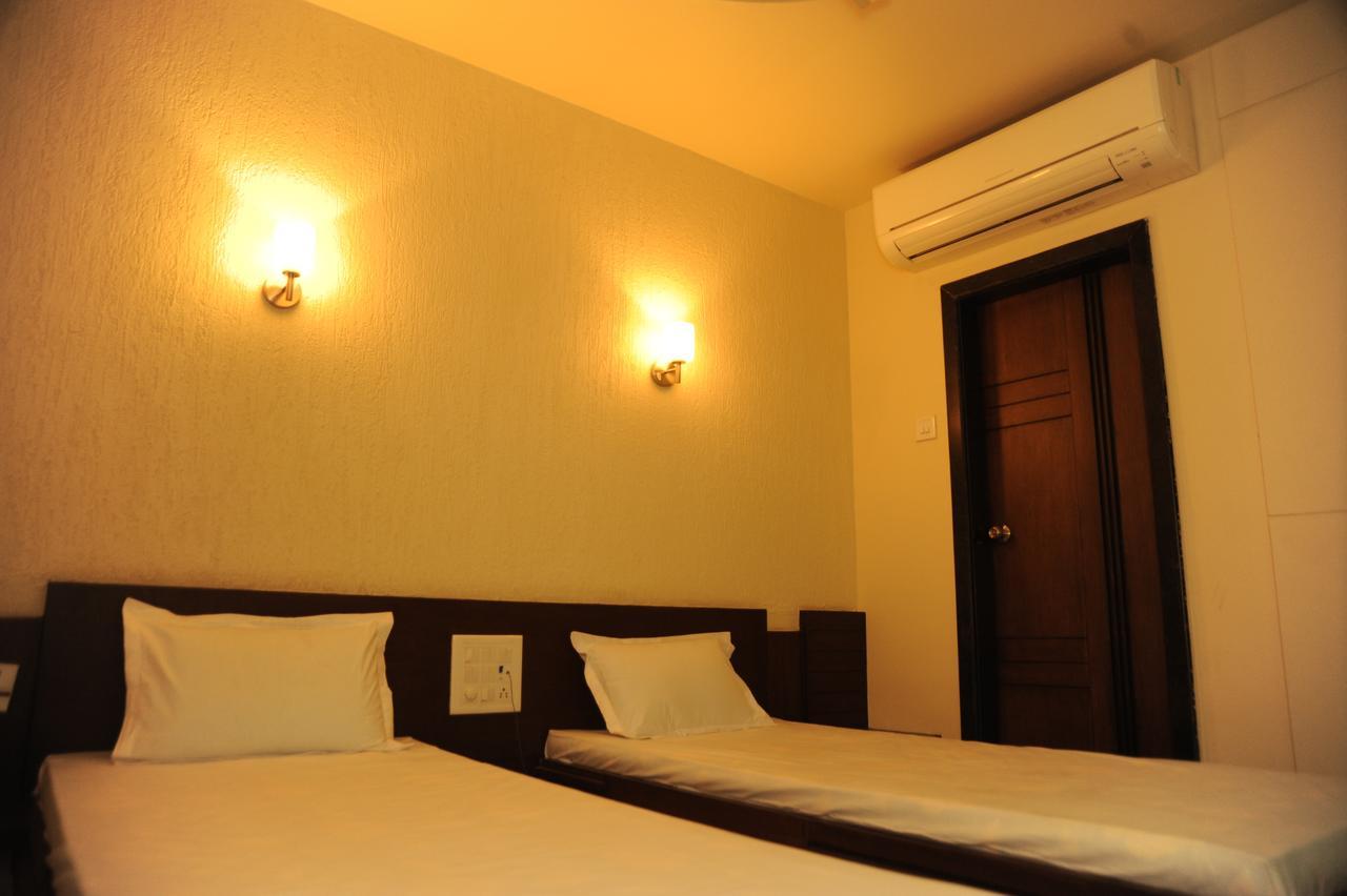 Tulsi Motel Nadiad Exterior photo